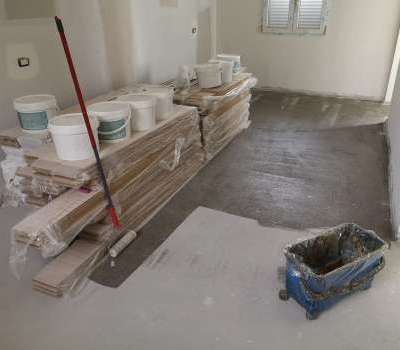 Preparazione massetto per posa parquet con firma